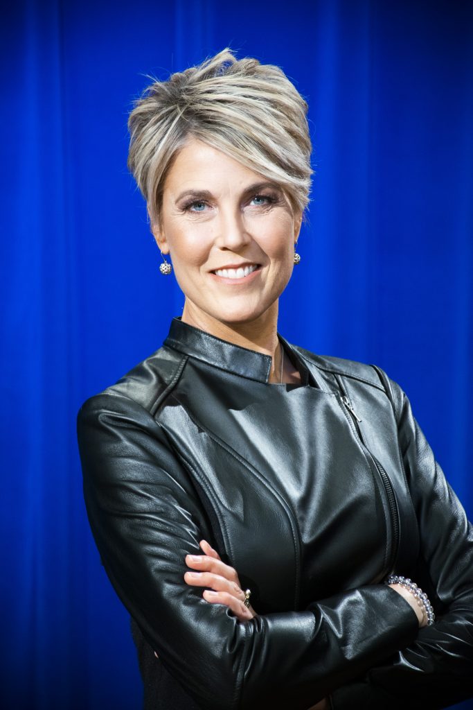 Lisa Peters hosts Uncorked at Mercedes Benz Regina Lisa Peters